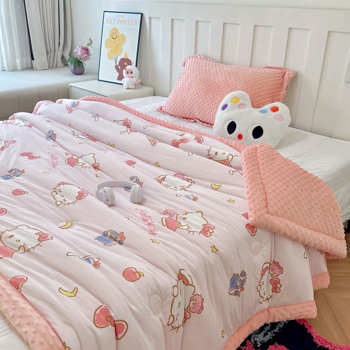 91家纺网 家纺一手货源 找家纺 兜米家居 2025新款三丽鸥针织豆豆绒被纯手工包边卡通立体豆豆绒保暖被子被芯 可爱凯蒂猫