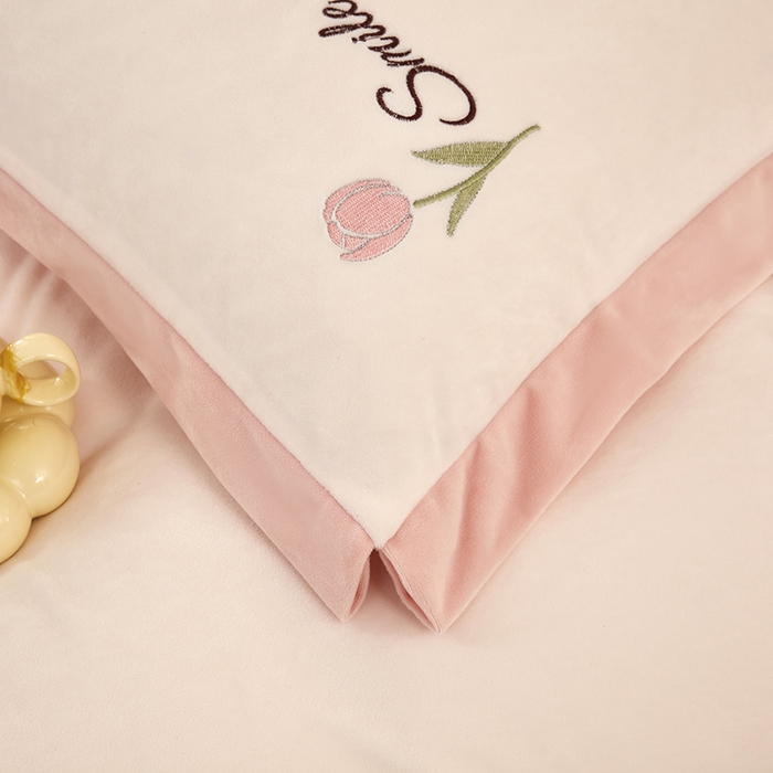 91家纺网 家纺一手货源 找家纺 苏木年华 2025新款婴儿绒高端绣花四件套-郁金香 郁金香-樱花粉