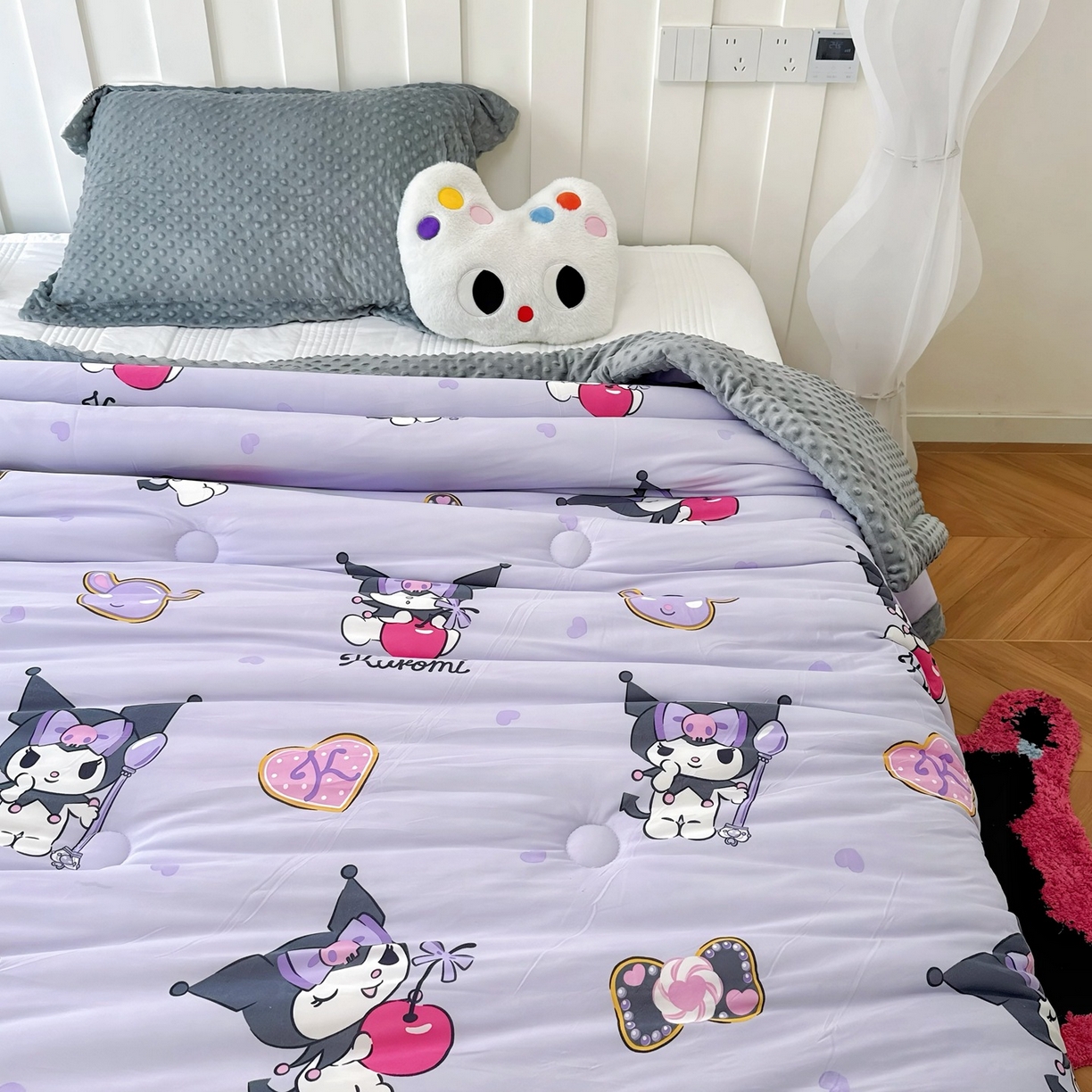 91家纺网 家纺一手货源 找家纺 兜米家居 2025新款三丽鸥针织豆豆绒被纯手工包边卡通立体豆豆绒保暖被子被芯 苹果库洛米