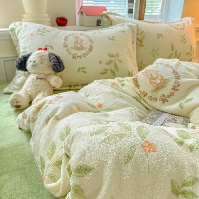 91家纺网 家纺一手货源 找家纺 卡普二店 2025新款牛奶绒印花四件套森林小兔