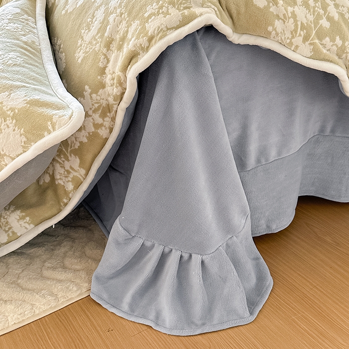 91家纺网 家纺一手货源 找家纺 亿品家纺 2025新款八斤立体雕花牛奶绒四件套 画意枝头【芥末绿】