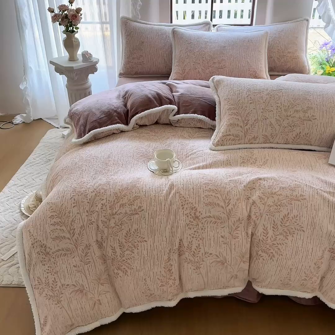 91家纺网 家纺一手货源 找家纺 亿品家纺 2025新款八斤立体雕花牛奶绒四件套 长夏叶蔓【桔】