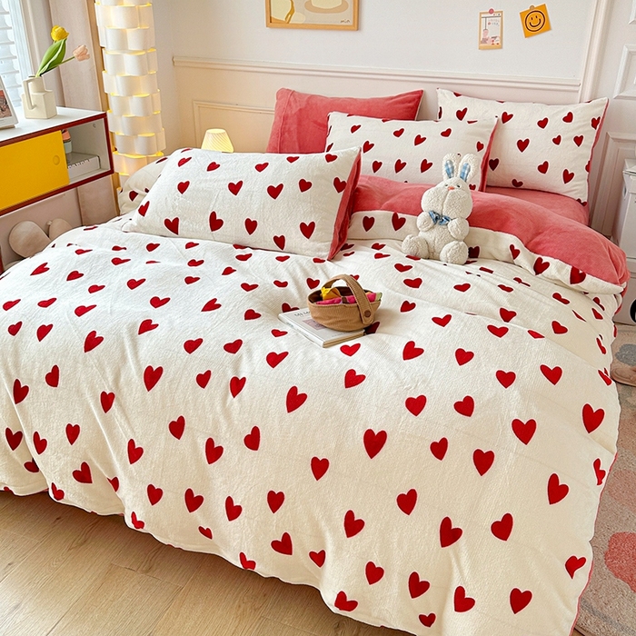 91家纺网 家纺一手货源 找家纺 卡普二店 2024新款牛奶绒印花单被套爱意满满