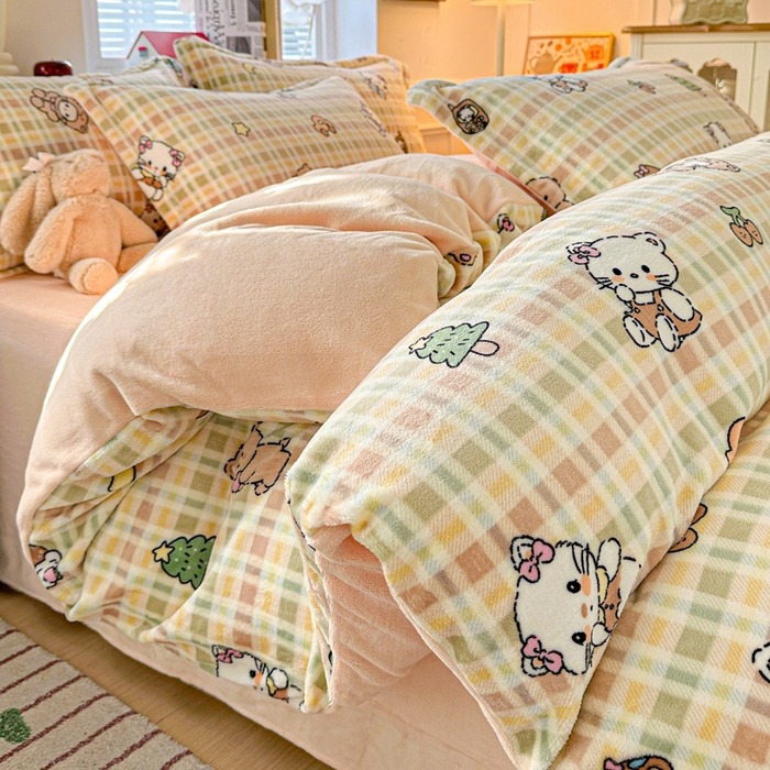 91家纺网 家纺一手货源 找家纺 卡普二店 2024新款牛奶绒印花单被套凯蒂乐园