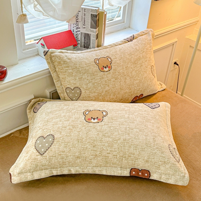 91家纺网 家纺一手货源 找家纺 卡普二店 2024新款牛奶绒印花单被套萌萌熊