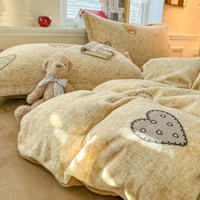 91家纺网 家纺一手货源 找家纺 卡普二店 2024新款牛奶绒印花单被套萌萌熊