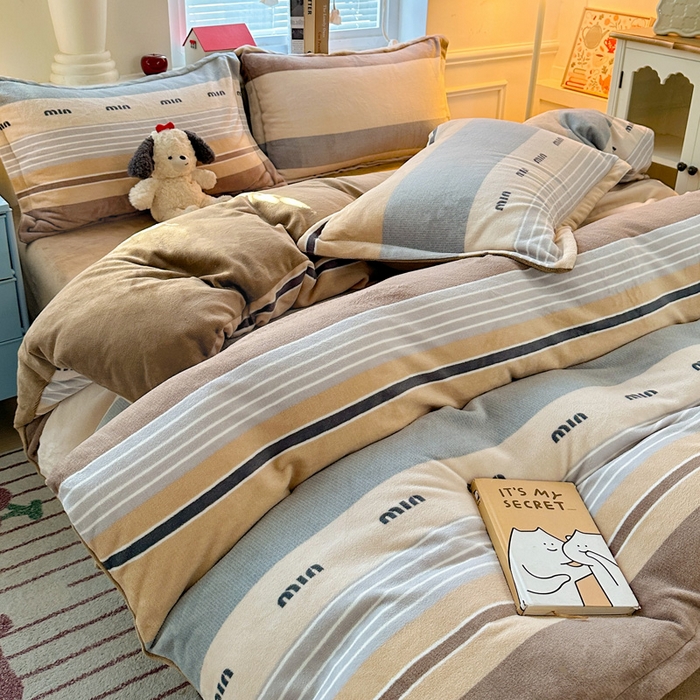 91家纺网 家纺一手货源 找家纺 卡普二店 2024新款牛奶绒印花单被套米兰风尚