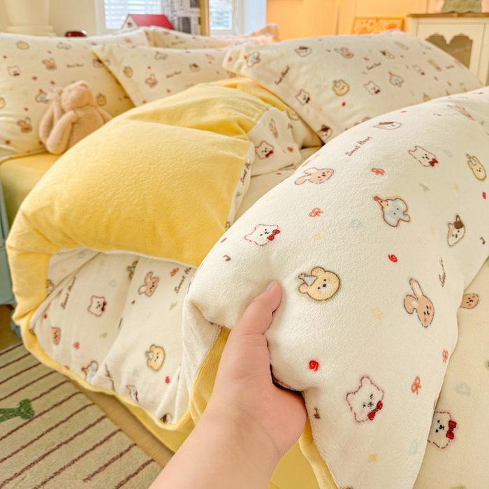 91家纺网 家纺一手货源 找家纺 卡普二店 2024新款牛奶绒印花单被套童趣时光