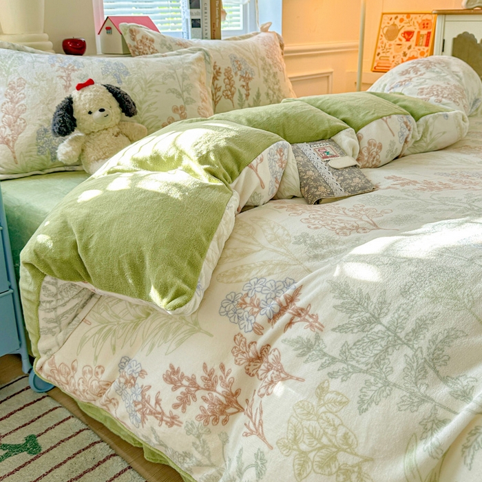 91家纺网 家纺一手货源 找家纺 卡普二店 2024新款牛奶绒印花单被套幽兰花谷