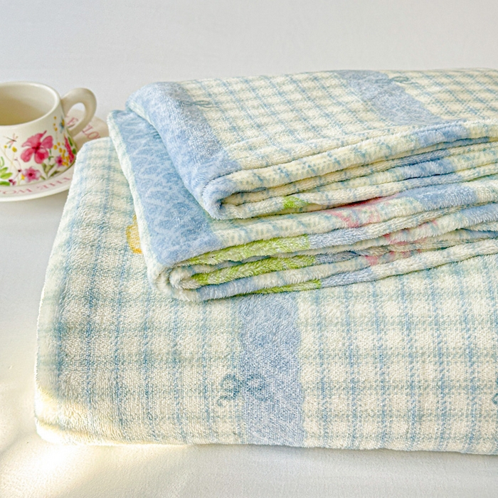 91家纺网 家纺一手货源 找家纺 卡普二店 2024新款牛奶绒印花单床单蝶舞格韵