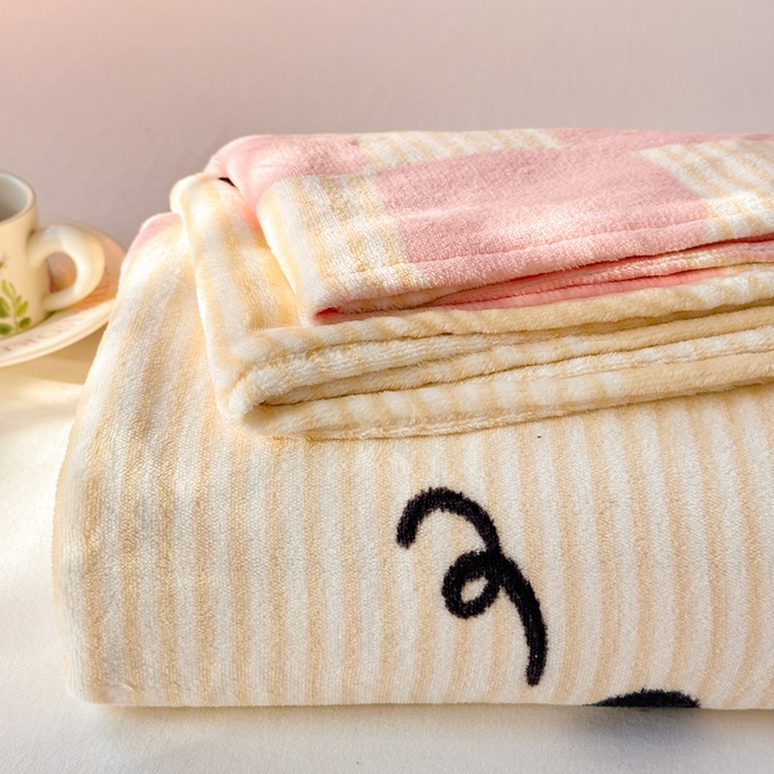 91家纺网 家纺一手货源 找家纺 卡普二店 2024新款牛奶绒印花单床单粉熊猫