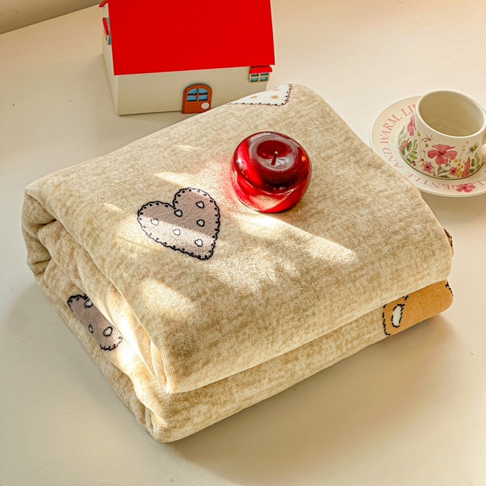 91家纺网 家纺一手货源 找家纺 卡普二店 2024新款牛奶绒印花单床单萌萌熊