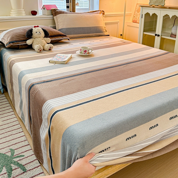 91家纺网 家纺一手货源 找家纺 卡普二店 2024新款牛奶绒印花单床单米兰风尚