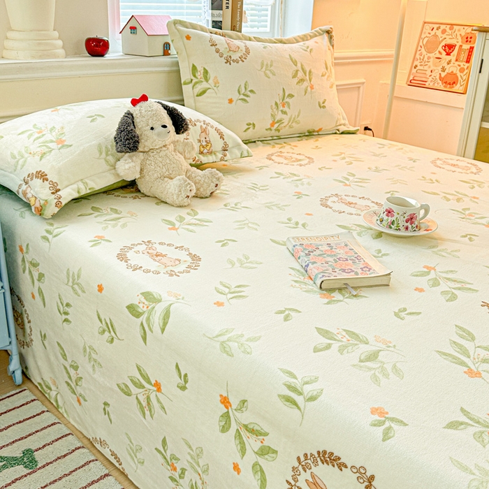 91家纺网 家纺一手货源 找家纺 卡普二店 2024新款牛奶绒印花单床单森林小兔