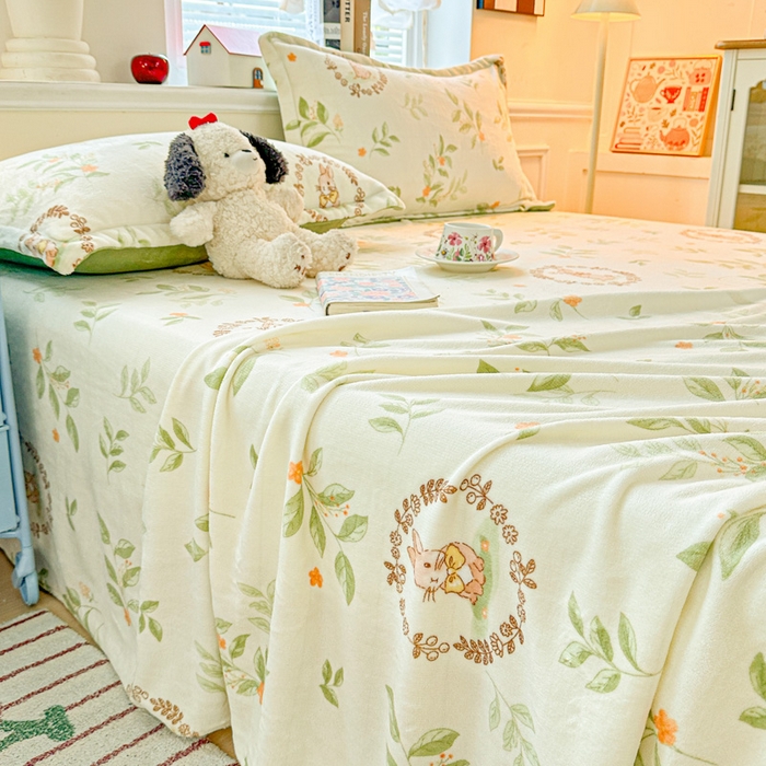 91家纺网 家纺一手货源 找家纺 卡普二店 2024新款牛奶绒印花单床单森林小兔