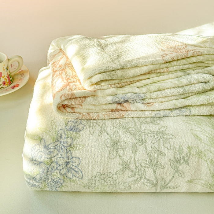 91家纺网 家纺一手货源 找家纺 卡普二店 2024新款牛奶绒印花单床单幽兰花谷