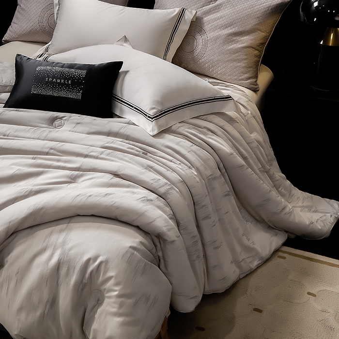 91家纺网 家纺一手货源 找家纺 2025新款全棉高支高密贡缎汉帛色织大提花冬被被子被芯 晨晓