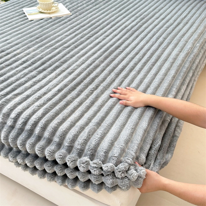 91家纺网 家纺一手货源 找家纺 柏薇 2025新款A类300g兔毛抽条床笠 浅灰-床笠