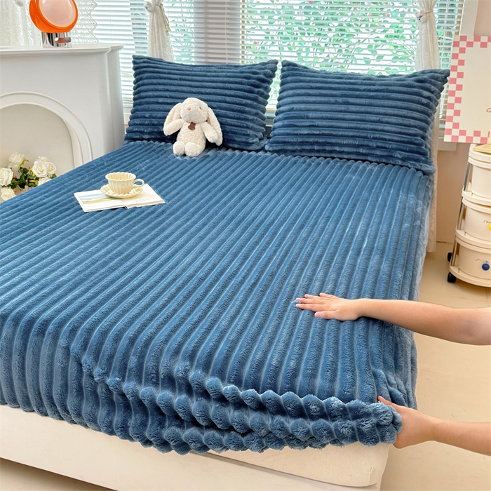 91家纺网 家纺一手货源 找家纺 柏薇 2025新款A类300g兔毛抽条床笠 宾利蓝-床笠