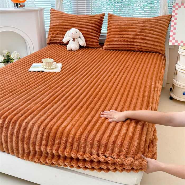 91家纺网 家纺一手货源 找家纺 柏薇 2025新款A类300g兔毛抽条床笠 焦糖-床笠