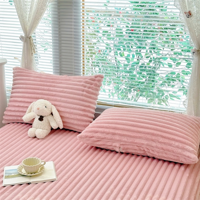 91家纺网 家纺一手货源 找家纺 柏薇 2025新款A类300g兔毛抽条床笠 粉色-床笠