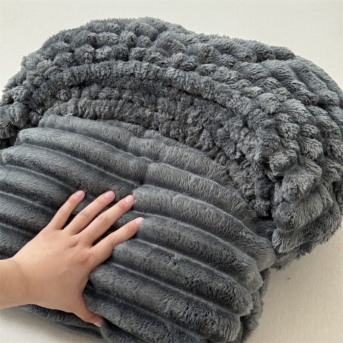 91家纺网 家纺一手货源 找家纺 柏薇 2025新款A类300g兔毛抽条床笠 深灰-床笠