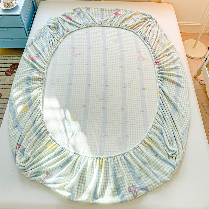 91家纺网 家纺一手货源 找家纺 卡普二店 2024新款牛奶绒印花单床笠蝶舞格韵