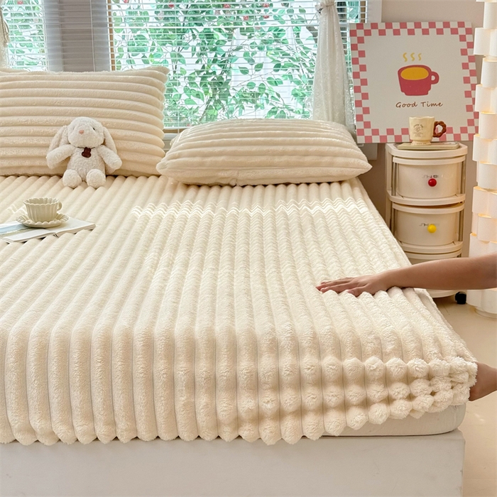 91家纺网 家纺一手货源 找家纺 柏薇 2025新款A类300g兔毛抽条床笠 奶白-床笠