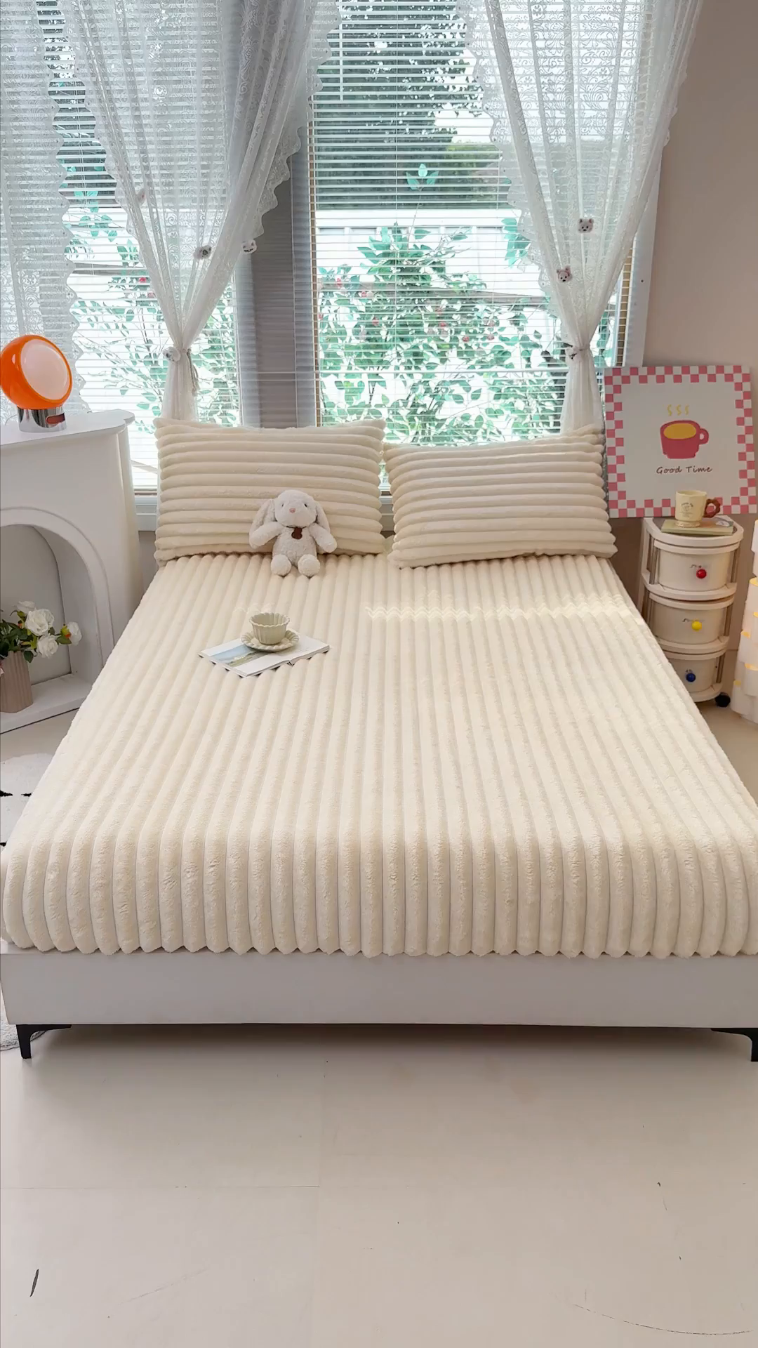 91家纺网 家纺一手货源 找家纺 柏薇 2025新款A类300g兔毛抽条床笠 奶白-床笠