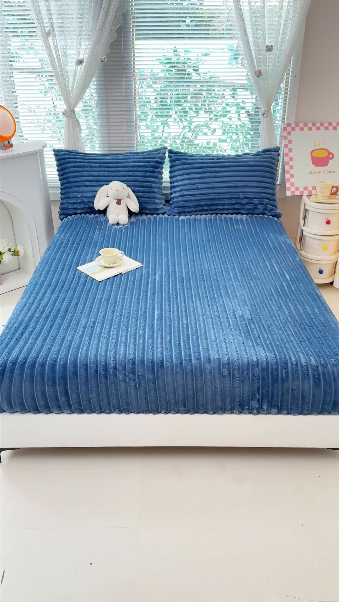 91家纺网 家纺一手货源 找家纺 柏薇 2025新款A类300g兔毛抽条床笠 宾利蓝-床笠