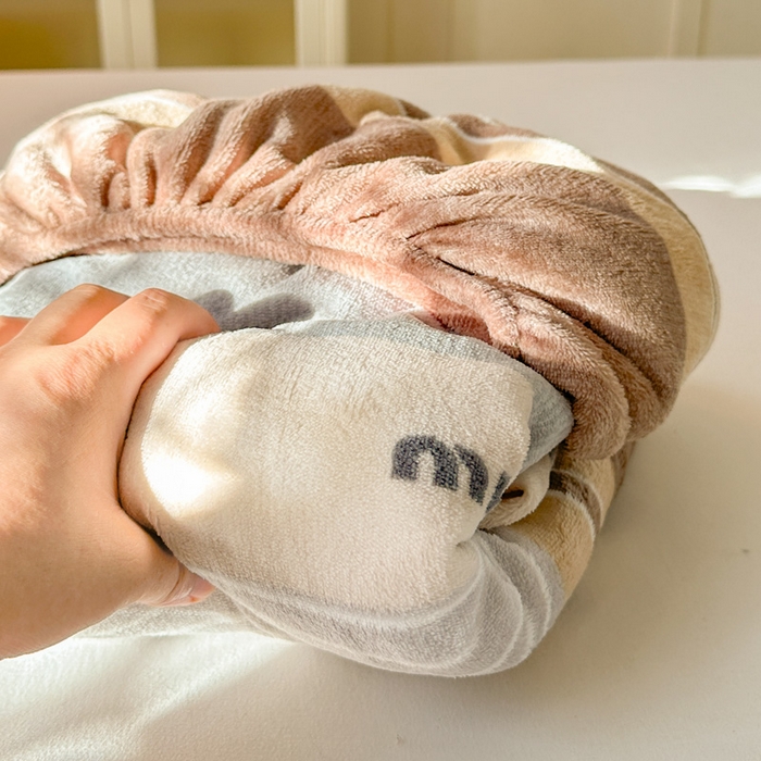 91家纺网 家纺一手货源 找家纺 卡普二店 2024新款牛奶绒印花单床笠米兰风尚