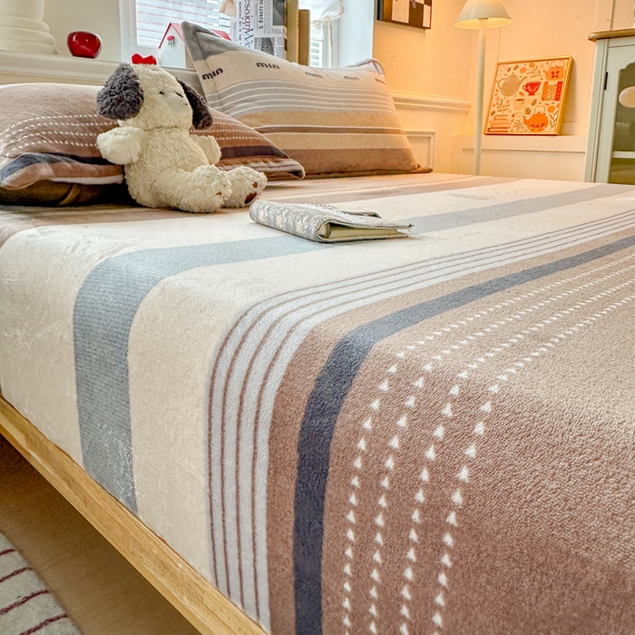 91家纺网 家纺一手货源 找家纺 卡普二店 2024新款牛奶绒印花单床笠米兰风尚