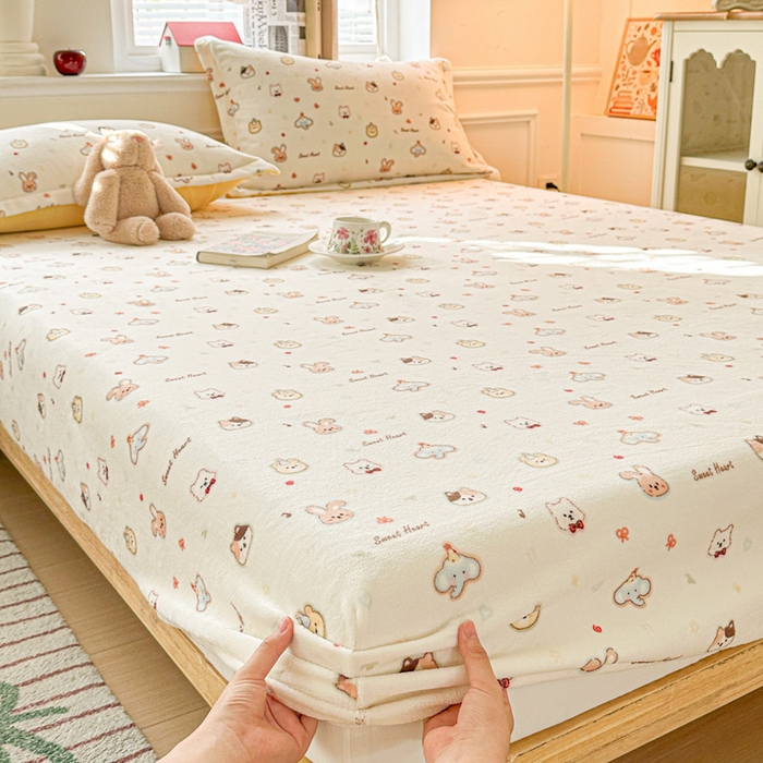 91家纺网 家纺一手货源 找家纺 卡普二店 2024新款牛奶绒印花单床笠童趣时光