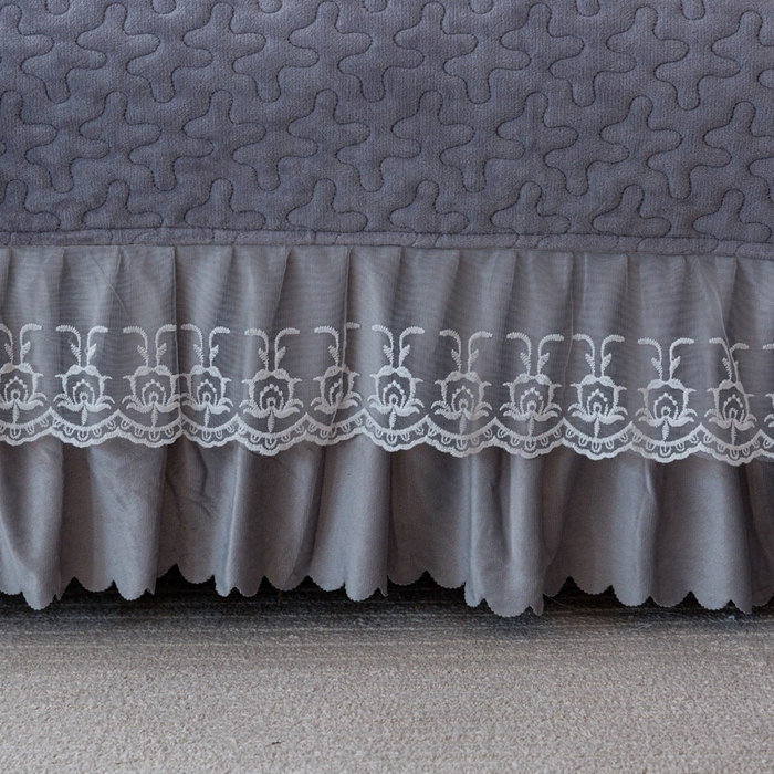 91家纺网 家纺一手货源 找家纺 梓依家纺 2025新款牛奶绒单床裙款蕾丝床盖三件套四件套 爱心点点