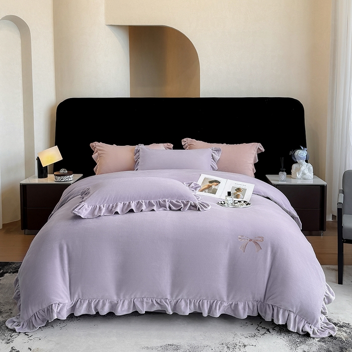 91家纺网 家纺一手货源 找家纺 席之家 2025新款蝴蝶结绣花牛奶绒四件套蝴蝶结-丁香紫