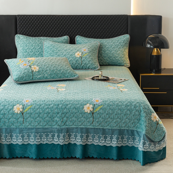 91家纺网 家纺一手货源 找家纺 梓依家纺 2025新款牛奶绒单床裙款蕾丝床盖三件套四件套 花语