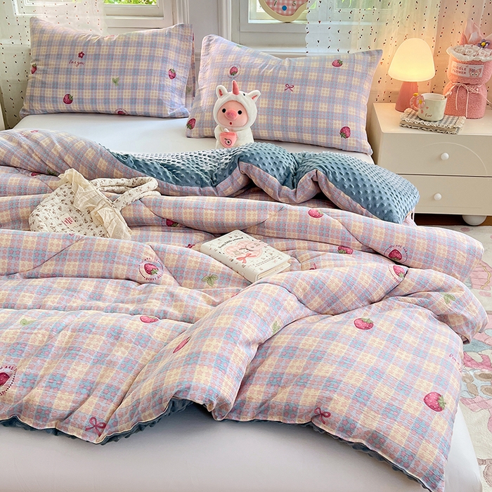 91家纺网 家纺一手货源 找家纺 VIP被业 2025新款云感棉双层纱豆豆绒冬被被子被芯 莓莓桑内