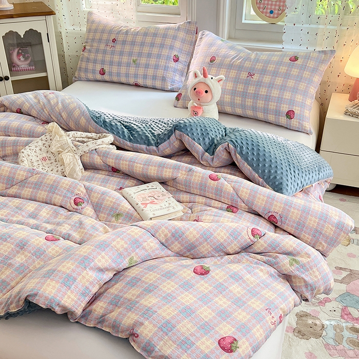 91家纺网 家纺一手货源 找家纺 VIP被业 2025新款云感棉双层纱豆豆绒冬被被子被芯 莓莓桑内