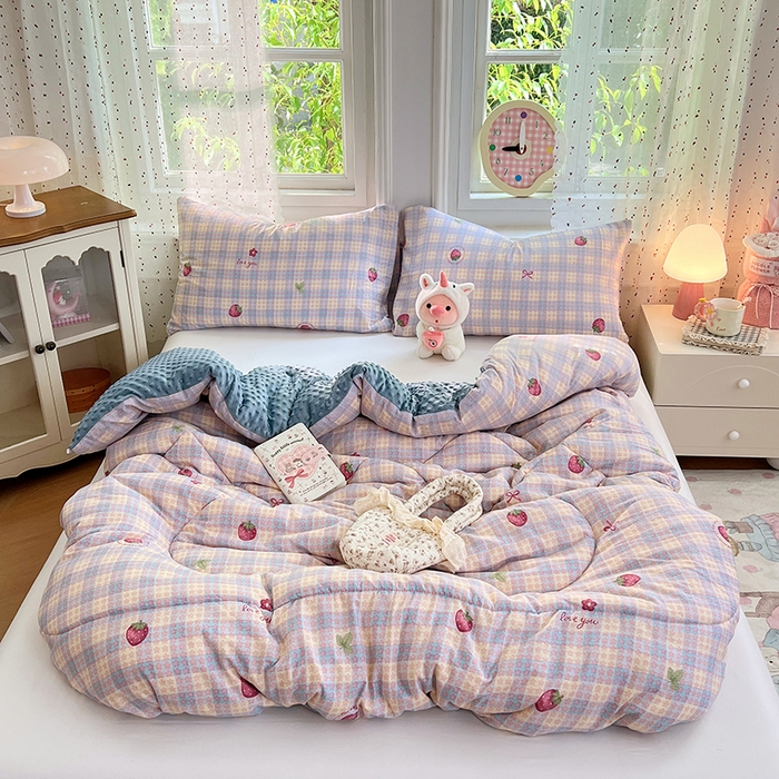 91家纺网 家纺一手货源 找家纺 VIP被业 2025新款云感棉双层纱豆豆绒冬被被子被芯 莓莓桑内