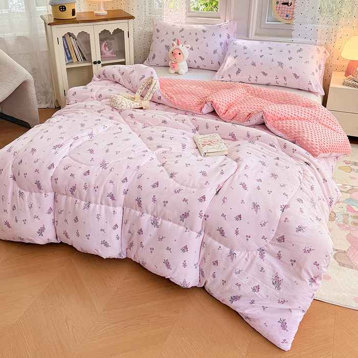 91家纺网 家纺一手货源 找家纺 VIP被业 2025新款云感棉双层纱豆豆绒冬被被子被芯 葡气满满