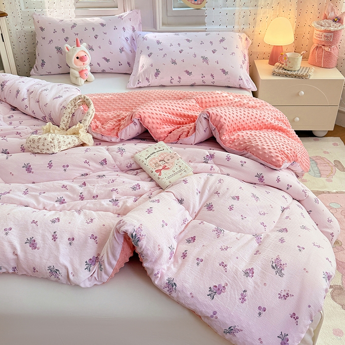 91家纺网 家纺一手货源 找家纺 VIP被业 2025新款云感棉双层纱豆豆绒冬被被子被芯 葡气满满