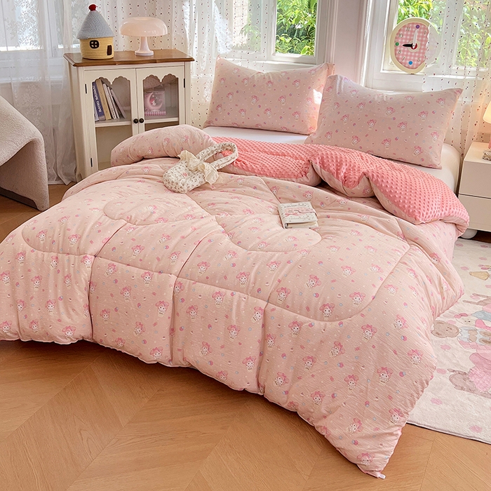 91家纺网 家纺一手货源 找家纺 VIP被业 2025新款云感棉双层纱豆豆绒冬被被子被芯 桃气兔叽