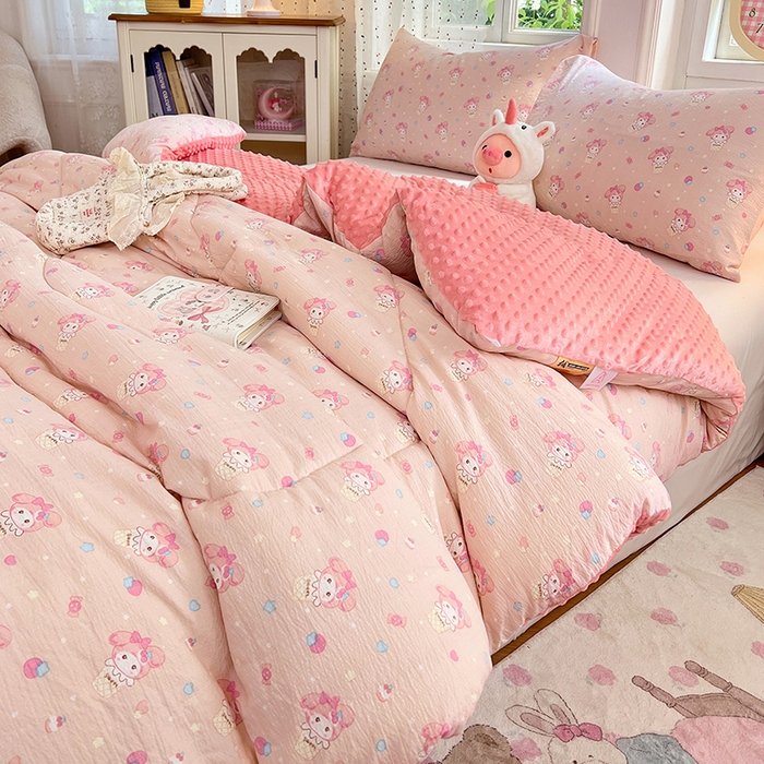 91家纺网 家纺一手货源 找家纺 VIP被业 2025新款云感棉双层纱豆豆绒冬被被子被芯 桃气兔叽