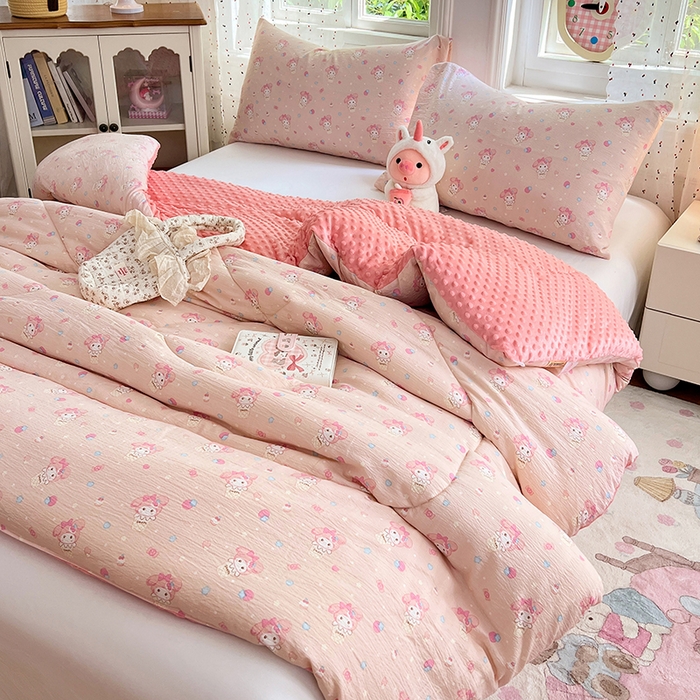 91家纺网 家纺一手货源 找家纺 VIP被业 2025新款云感棉双层纱豆豆绒冬被被子被芯 桃气兔叽