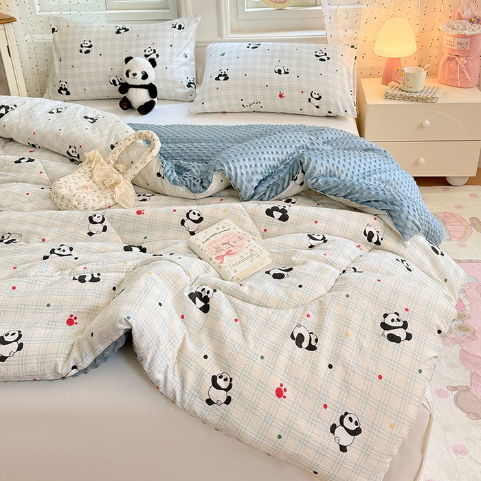 91家纺网 家纺一手货源 找家纺 VIP被业 2025新款云感棉双层纱豆豆绒冬被被子被芯 小熊心事