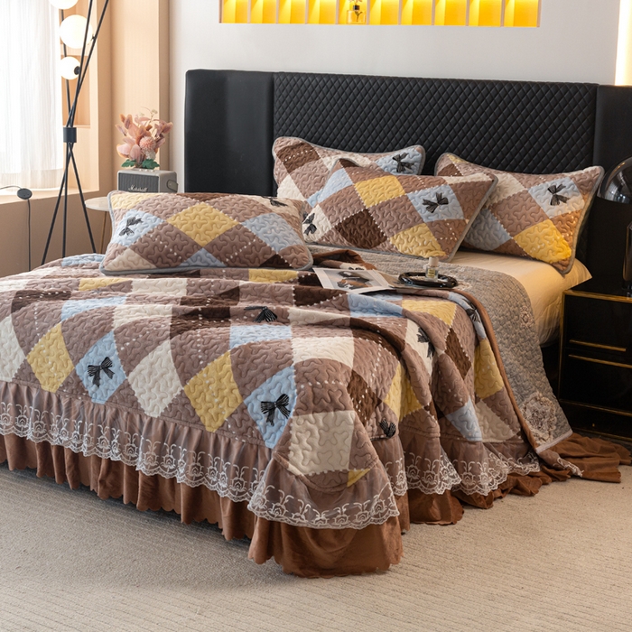 91家纺网 家纺一手货源 找家纺 梓依家纺 2025新款牛奶绒单床裙款蕾丝床盖三件套四件套 优雅蝴蝶结