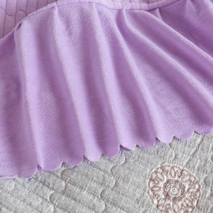 91家纺网 家纺一手货源 找家纺 梓依家纺 2025新款牛奶绒单床裙款蕾丝床盖三件套四件套 奶油紫
