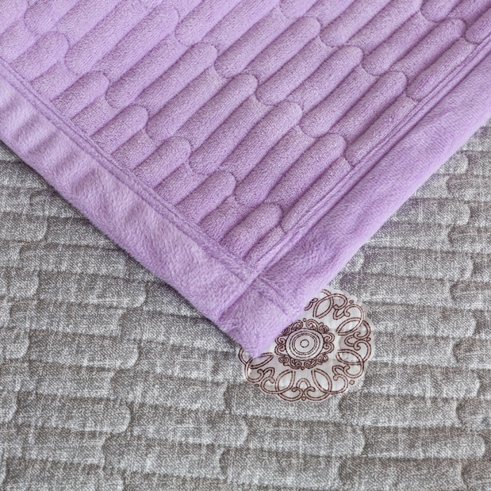 91家纺网 家纺一手货源 找家纺 梓依家纺 2025新款牛奶绒单床裙款蕾丝床盖三件套四件套 奶油紫