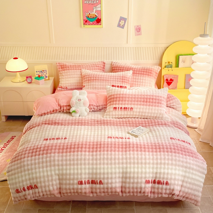 91家纺网 家纺一手货源 找家纺 （总）眠博士 2025新款时尚印花兔绒牛奶绒保暖四件套