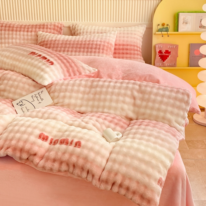 91家纺网 家纺一手货源 找家纺 （总）眠博士 2025新款时尚印花兔绒牛奶绒保暖四件套